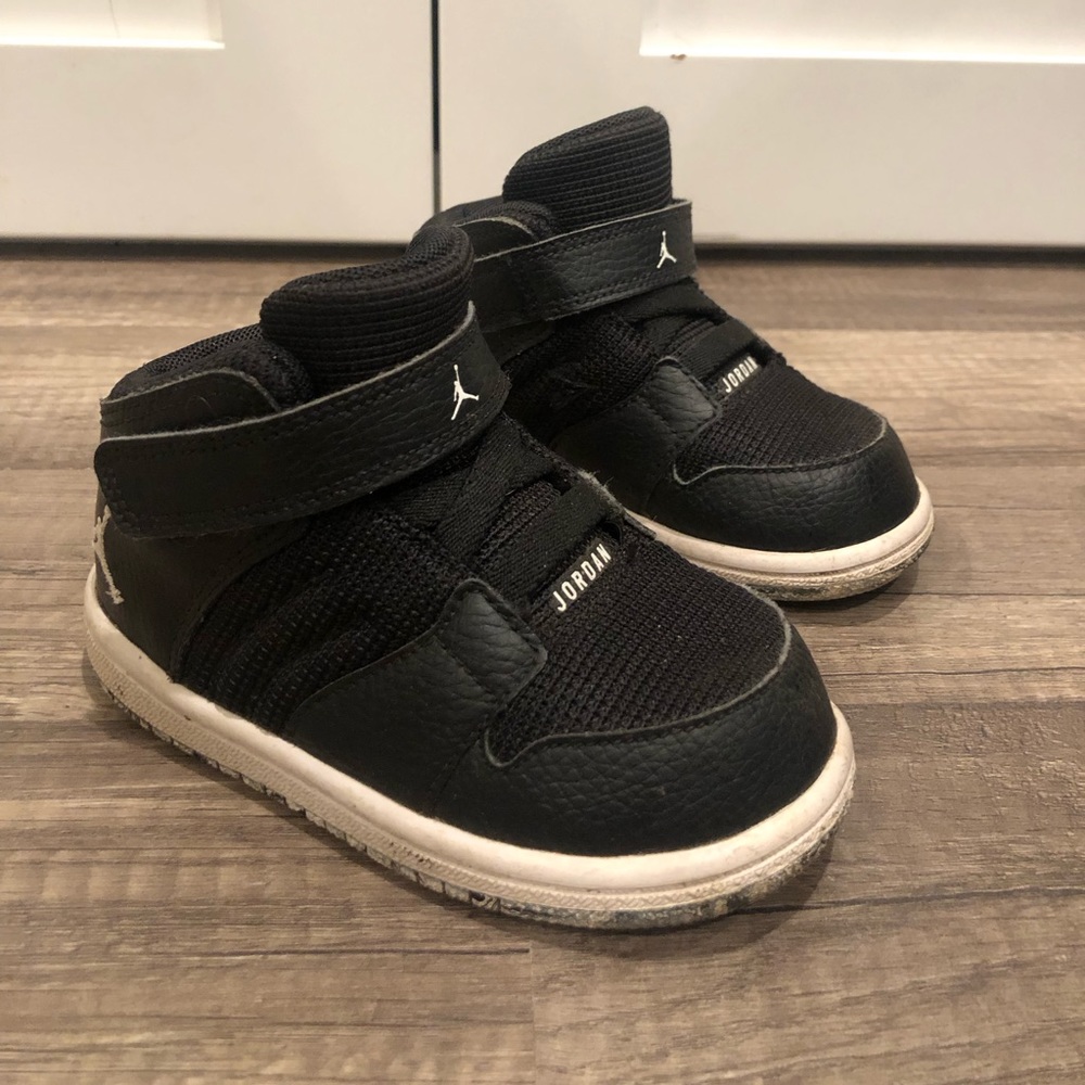 Air jordan toddler sneakers
